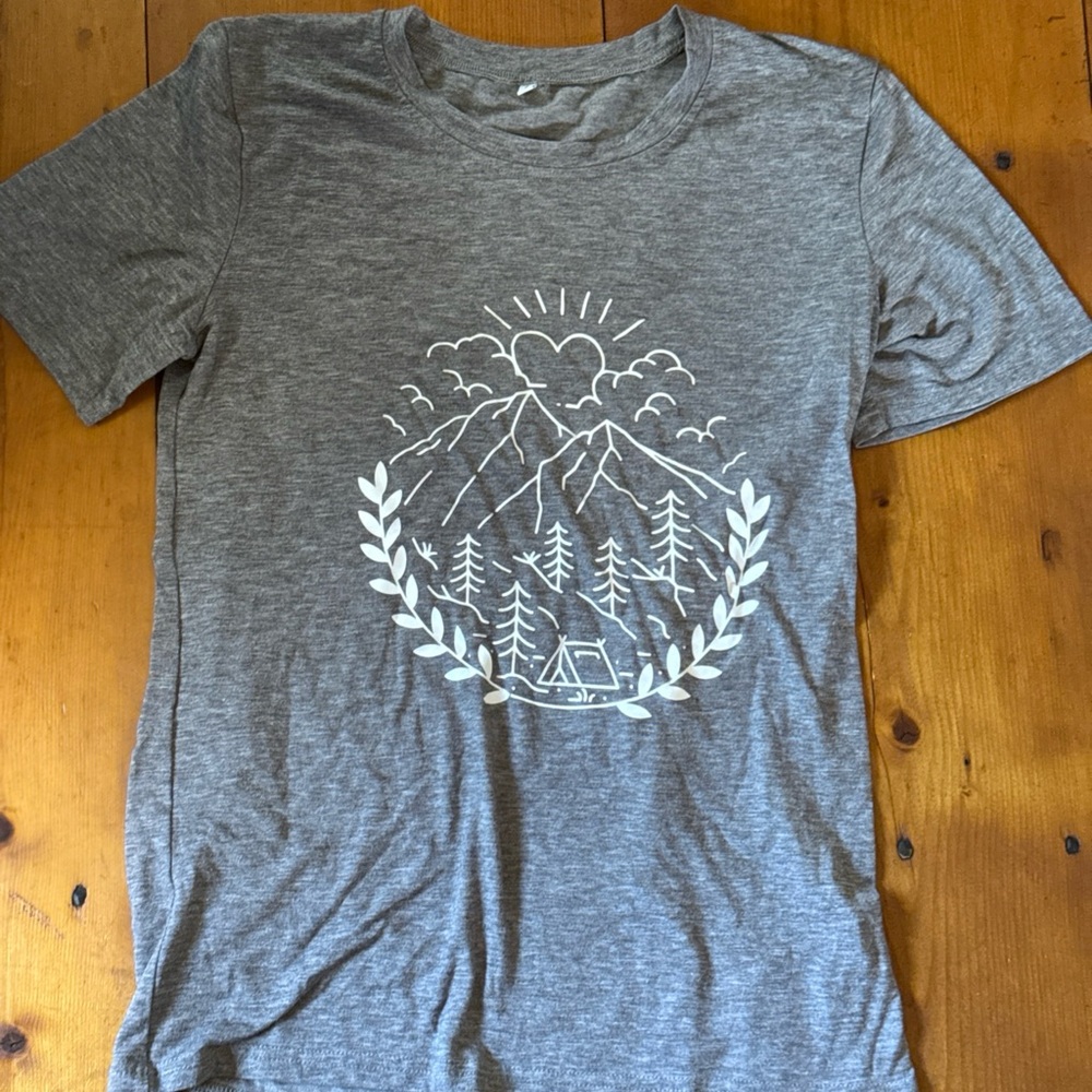 Women's Gray Short Sleeve Graphic Tee with Mountain Camping Print
